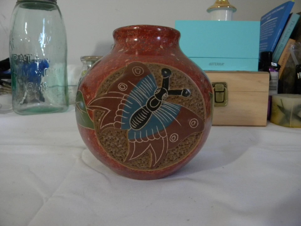 Handmade small vase w/butterfly & branches with leaves 4 1/2" tall 2" Diameter - Image 3 of 4