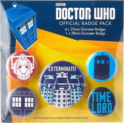 BBC DOCTOR WHO Abzeichen Packung Brandneu Offiziell - TARDIS, DALEK, CYBERMAN