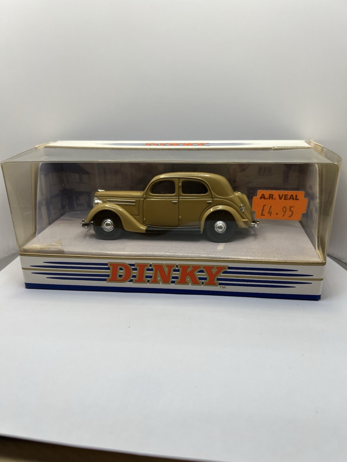 Matchbox Dinky DY5, 1950 Ford Pilot - Free Price Guide & Review