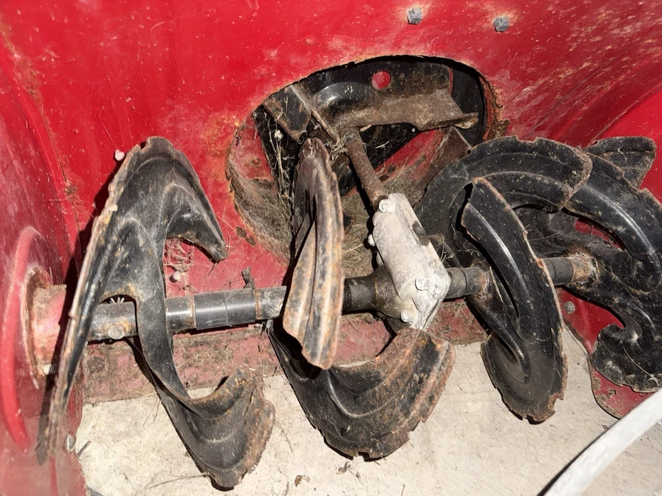 Snowblower - Image 3 of 4