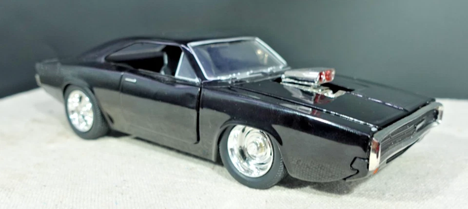 Dodge Charger Fast & Furious de Jada Toys 1/24 Foto 2 de 4