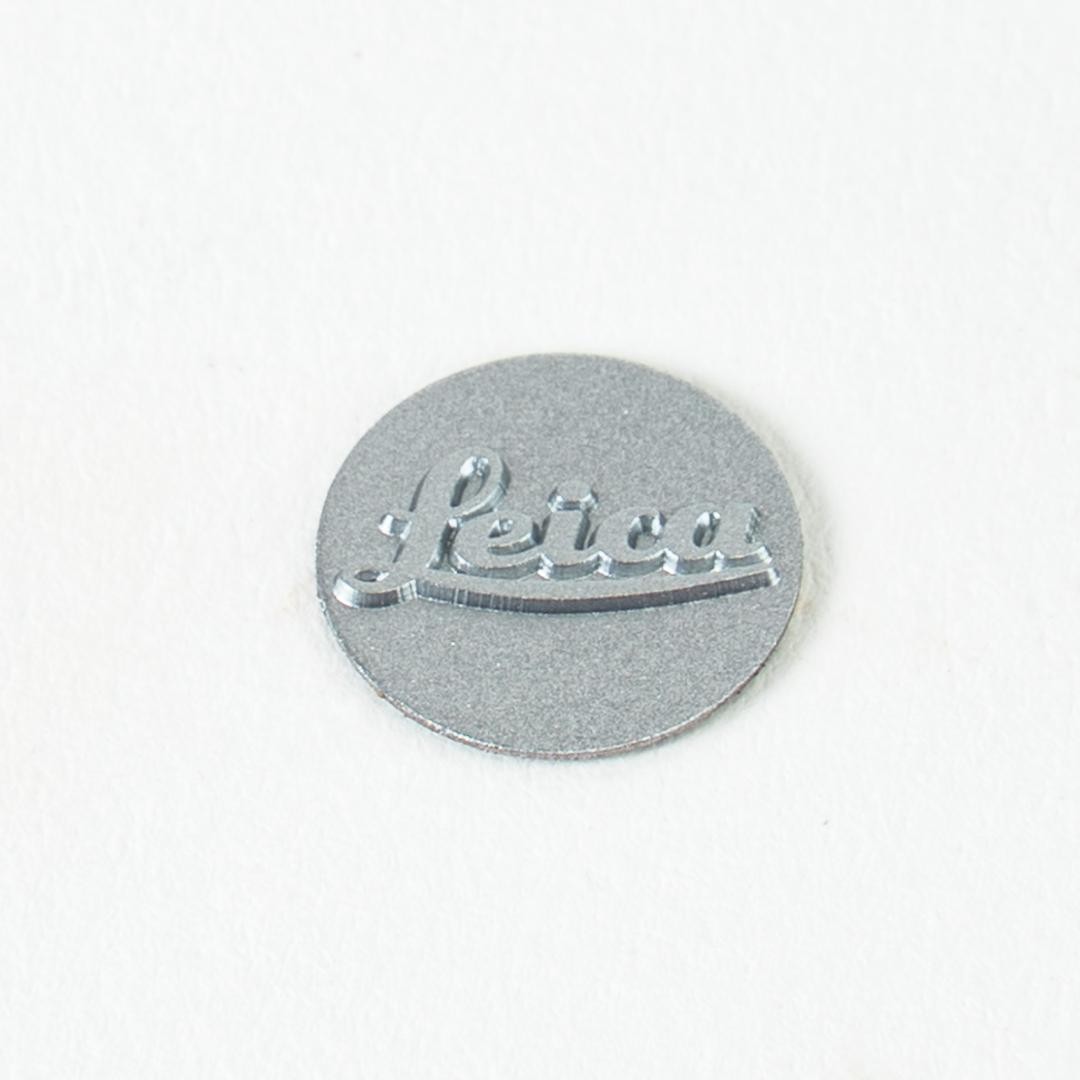 Leica 交換用ロゴバッジ 黒 M11、M10、M6、Q3、など10mm径用 Leica 交換用ロゴバッジ 黒 M11、M10、M6、Q3、など10mm径用