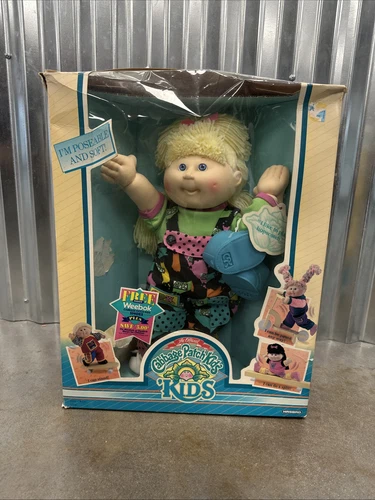 Vintage 1990 Cabbage Patch Kids  15" Girl Doll Hasbro