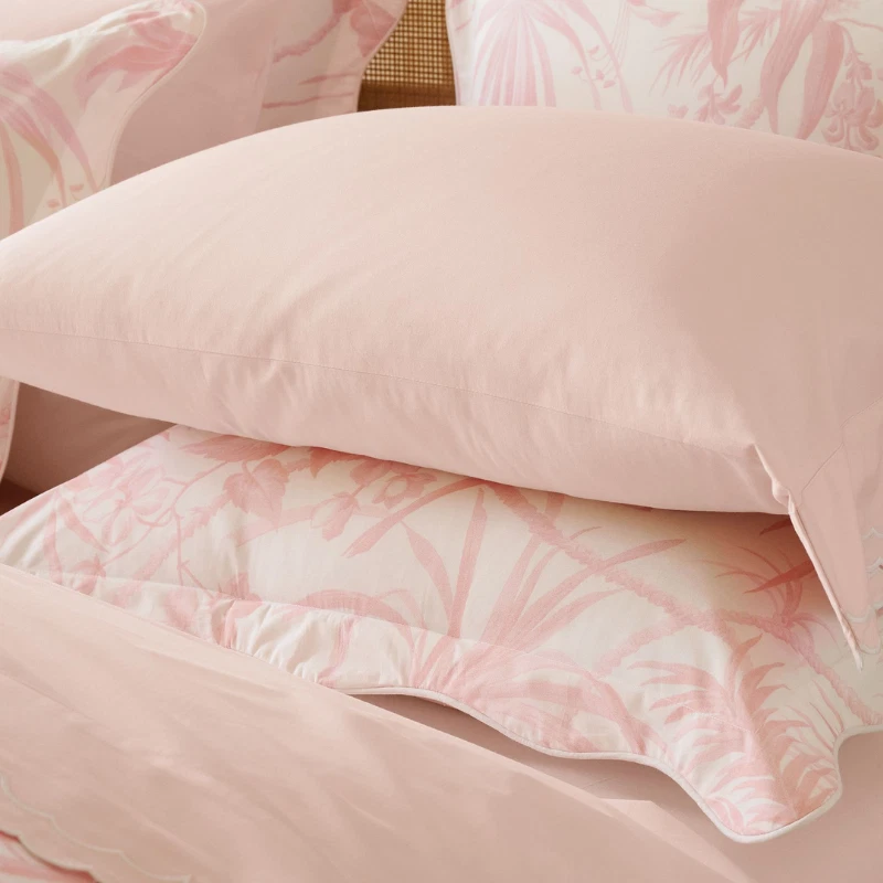 Pottery Barn Cynthia Rowley Scalloped Embroidered Pillowcases - Thumbnail 4