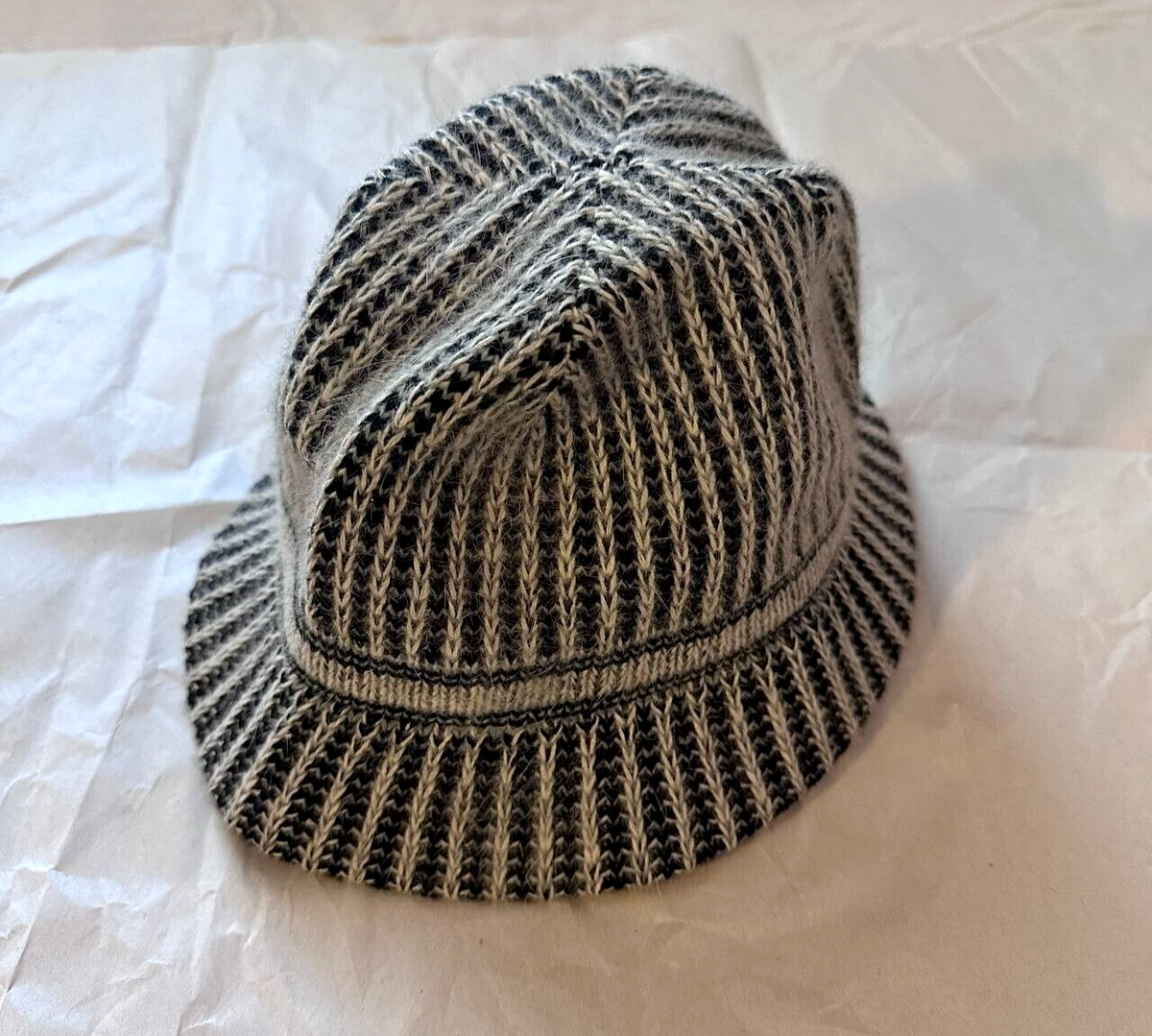 Vintage KANGOL Wool Bucket Hat Made in England Men display picture 1