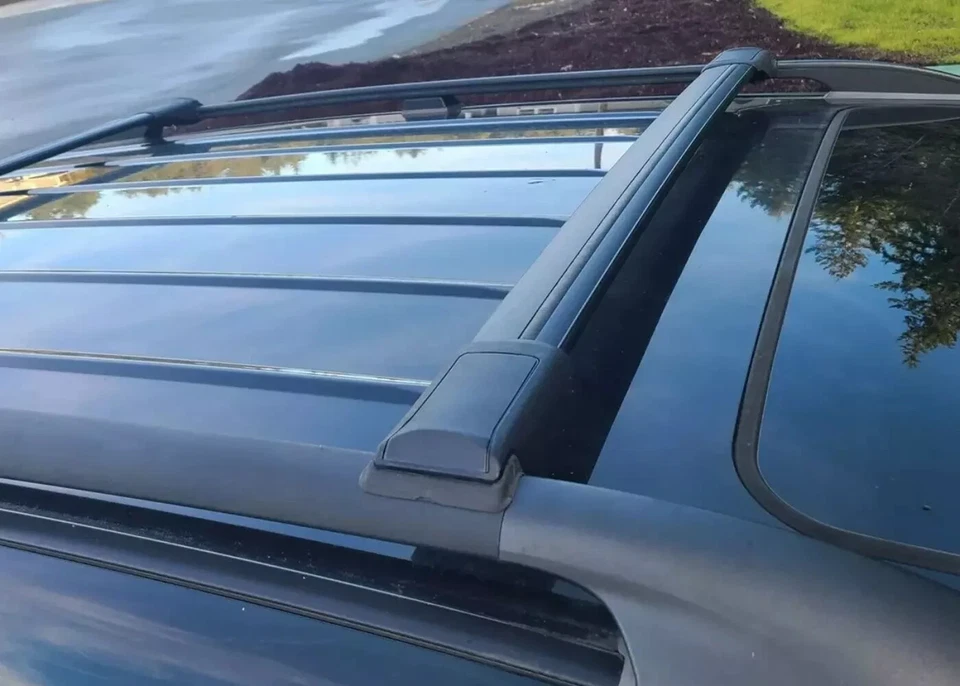 Barras transversales de techo de aluminio negras bloqueables para Chevrolet Avalanche 2007-2013 Foto 3 de 4