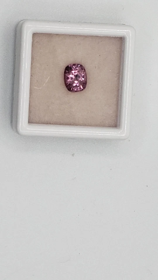 Pink Malaya Garnet 1.34ct 7.1x5.7x4.0mm Cushion Cut Eye Clean. - Image 2 of 4