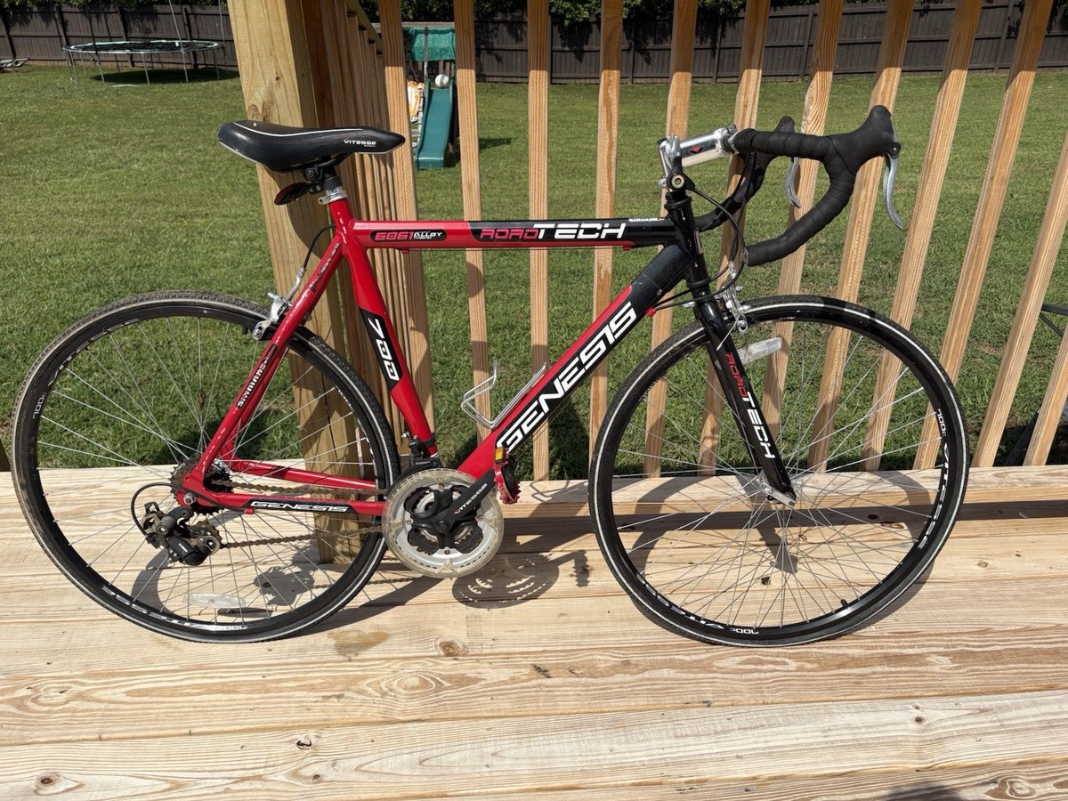 700c Bike Road Tech Genesis 700 Road Tech Genesis 700 Online - Main Image