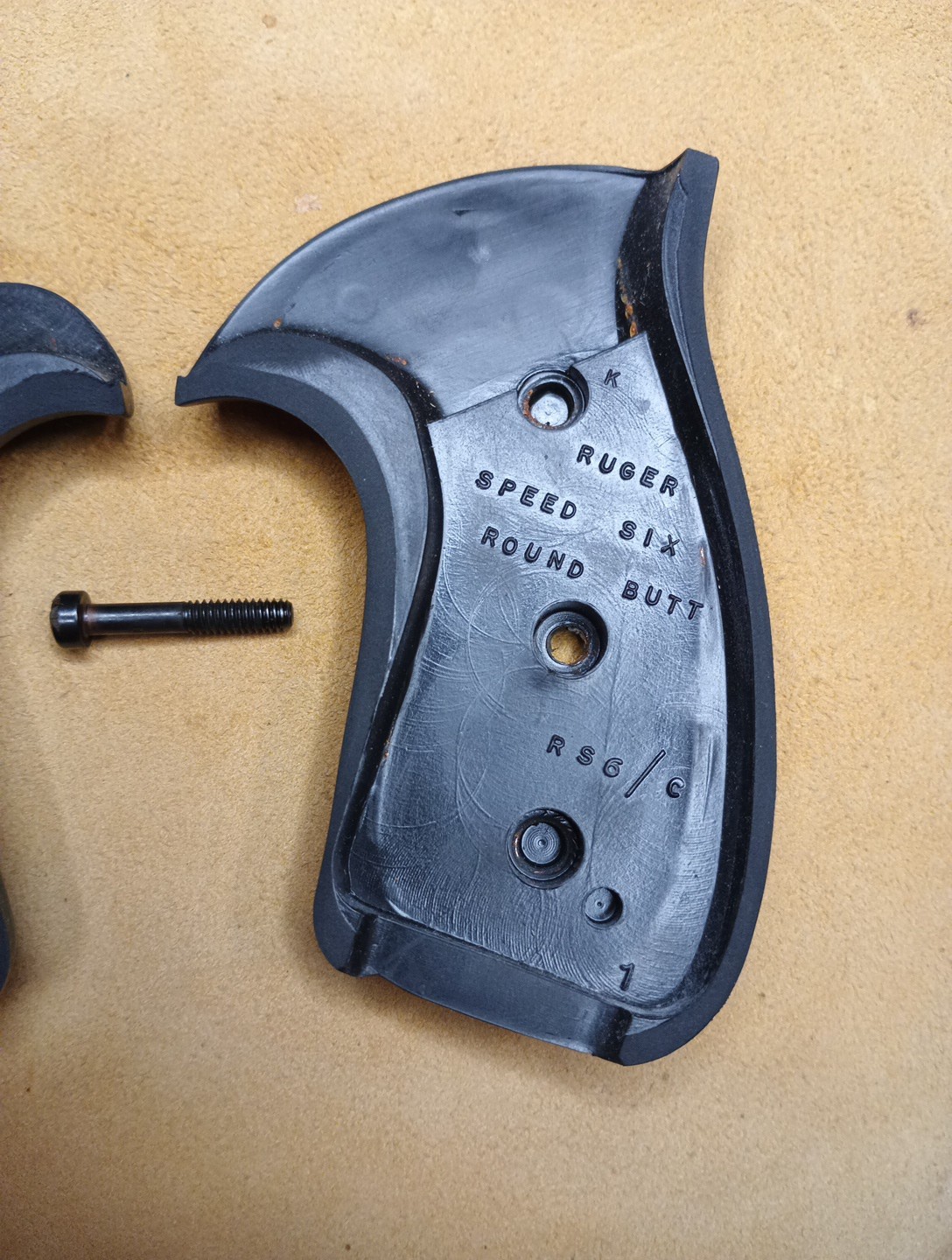 Pachmayr Compact Combat RUGER SPEED SIX grips RSS/C Ruger Logo