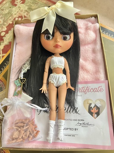 OOAK Blythe Puppe mit Namen Gabriella Custom Blythe Doll OOAK Brandneu - Bild 8 von 24