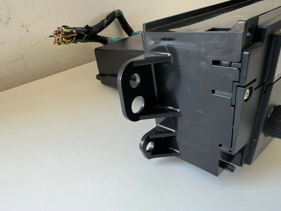 Cadillac STS 2005-2006 unidad de interruptor de control de clima de calefacción OEM 10389141 Foto 4 de 4