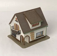 Faller HO House 200 3-3/4" x 3-1/8" x 3-1/8"