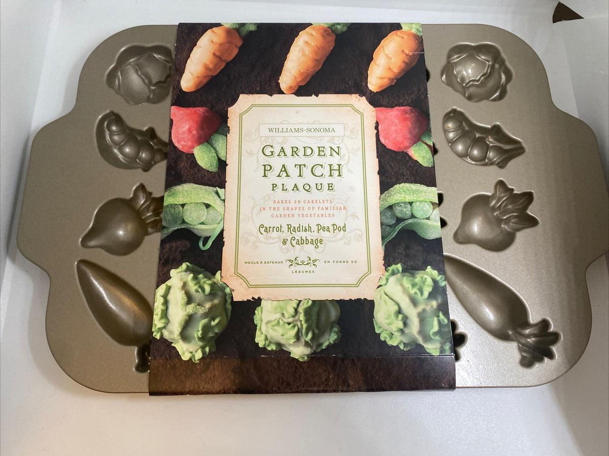 NEW Williams-Sonoma Garden Patch Plaque 20 Cakelets Form Mold