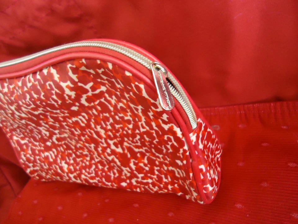 FUNDA COSMÉTICA ADRIENNE VITTADINI CREMALLERA SUPERIOR GRANDE 10x8 RED LEOPARDO ESTAMPADO ESPACIOSO Foto 2 de 4