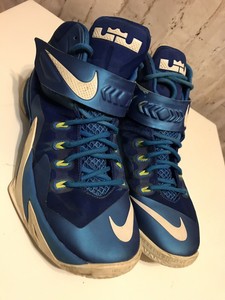 nike blue strap shoes