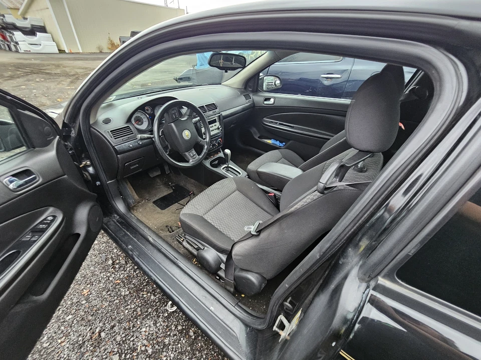 Acoplamiento de limpiaparabrisas usado para: Chevrolet Cobalt Grade A 2005 Foto 2 de 4