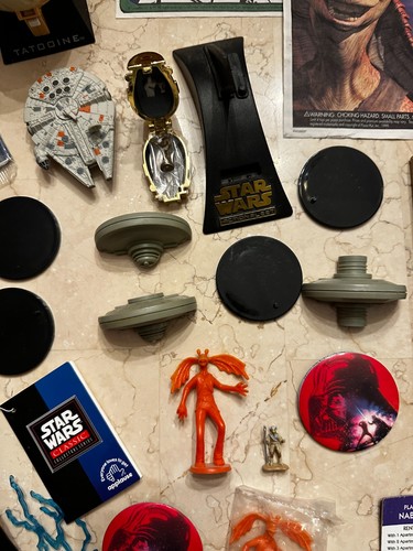 Sammlerstück Trödel Schubladen Lot Star Wars Lot Figuren Karten Pogs Uhr Spielfiguren - Bild 4 von 15