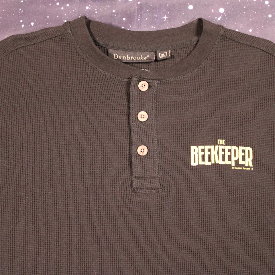 Camisa Dunbrooke El Apicultor Promo Película Negra Henley Térmica L/S - X-Grande Foto 2 de 4