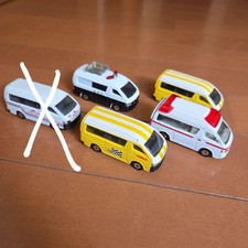 Hiace Tomica 4 car set
