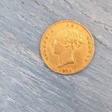 22Ct Gold Half Sovereign Shieldback 1866 Queen Victoria YH die no 14 London Mint