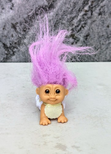 Vintage Russ Krabbel Baby Troll Puppe, hell lila Haare, Windel & Lätzchen, 2"