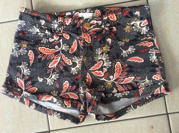 H&M Stretch shorts Excellent clean condition  Size Eur32 US2 = Aus6 Combine Post