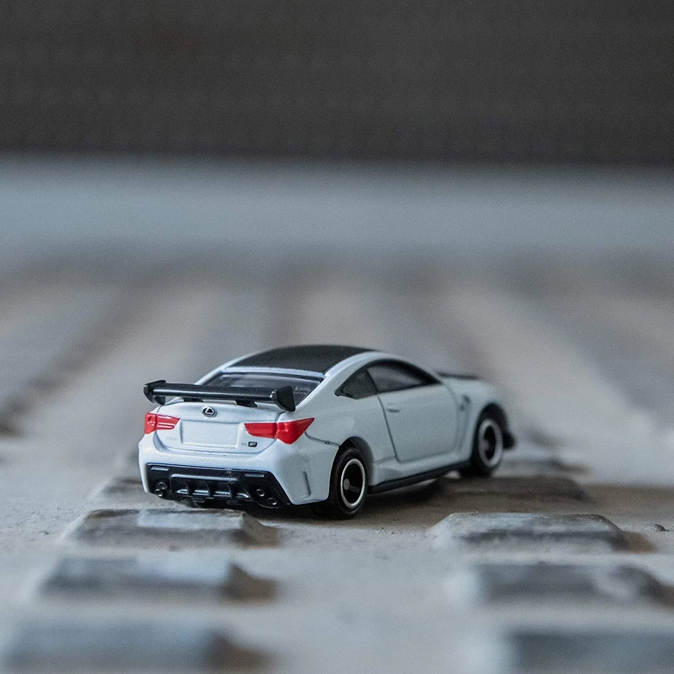 Takara Tomy Tomica Escala 1/64 Nº84 Modelo Lexus RC F Paquete de Rendimiento Foto 4 de 4