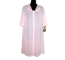NWT Vassarette Sheer Pink Silky Robe Size Medium Button Front loungewear