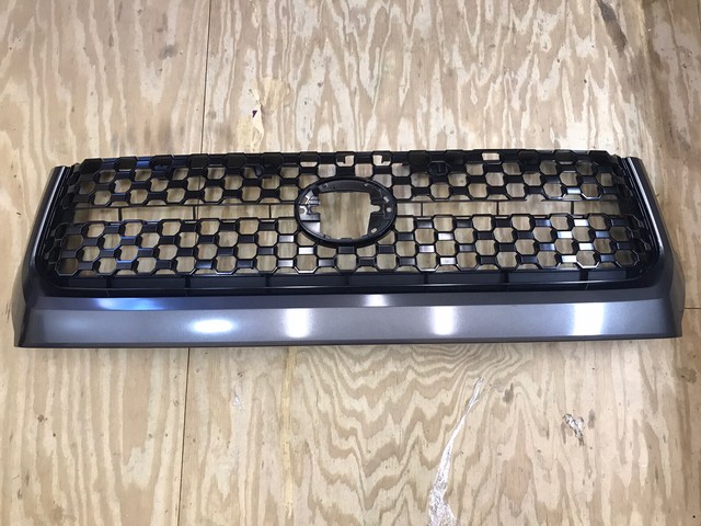 2018 2019 2020 Toyota Tundra Platinum SR-5 W/ TRD Package Upper Grill