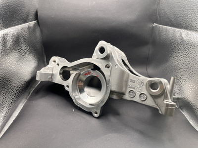 2017-2020 BMW 2.0L Saleri OEM Engine Coolant Water Pump Housing  #7644809 NEW