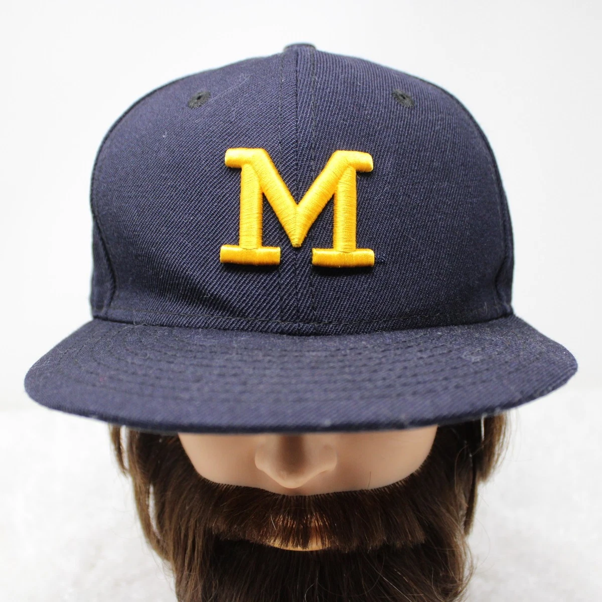Preços baixos em Michigan Wolverines 7 5/8 Tamanho Roupas e