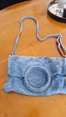 Sac Bandoulière bleu en cuir daim - Photo 1/4