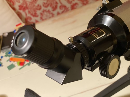 Carson SkyChaser 70mm Refractor Beginner Telescope w/ Tripod and CASE - Picture 9 of 10