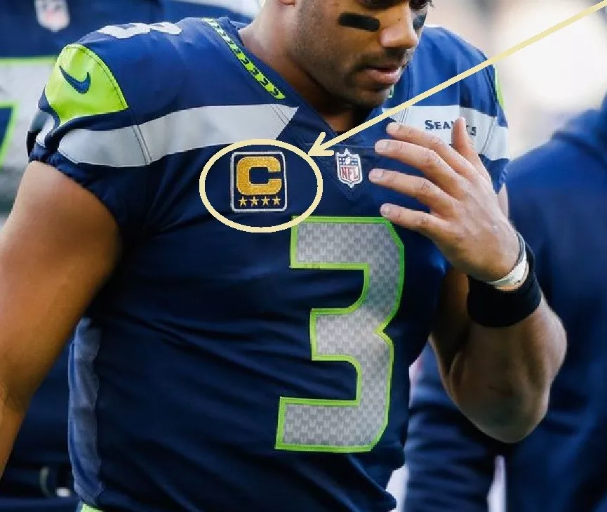 '17 SEASON SEATTLE SAEHAWKS' CAPTAIN Russell Wilson JERSEY 4-⭐⭐⭐⭐ CAPTAIN  PATCH