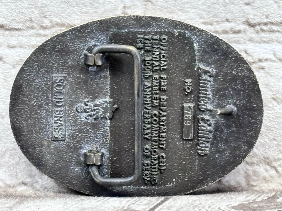 卡尔加里消防部门百年纯色黄铜皮带扣 1885 - 1985 限量版 — 第 4/4 张图片