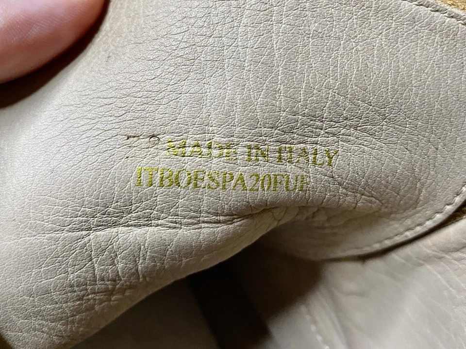 Zapatillas altas Burberry, cuero genuino dorado metálico, talla 6,5 Foto 4 de 4