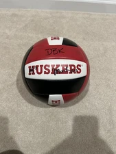 2025 NEBRASKA CORNHUSKERS TEAM SIGNED VOLLEYBALL WOMENS BLACK RED KELLY
