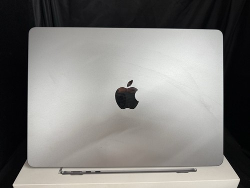 MacBook Air 13-inch 2024 M3 / 16GB RAM / 512GB SSD / 10-Core GPU / Space Gray - Photo 7/8