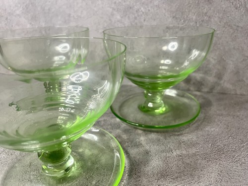 Vintage Green Glass Desert Bowls X 3 Panelled Design Very Nice Condition - Picture 11 of 14