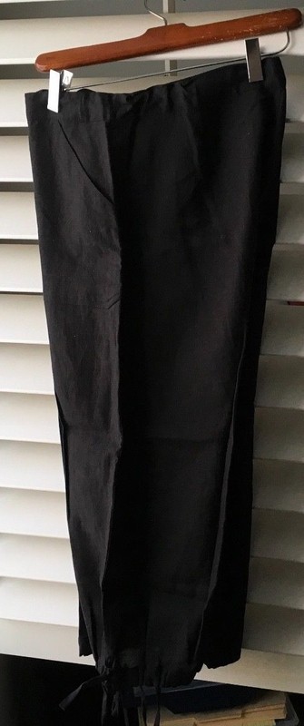 John Patrick black linen 10 crop drawstring pants