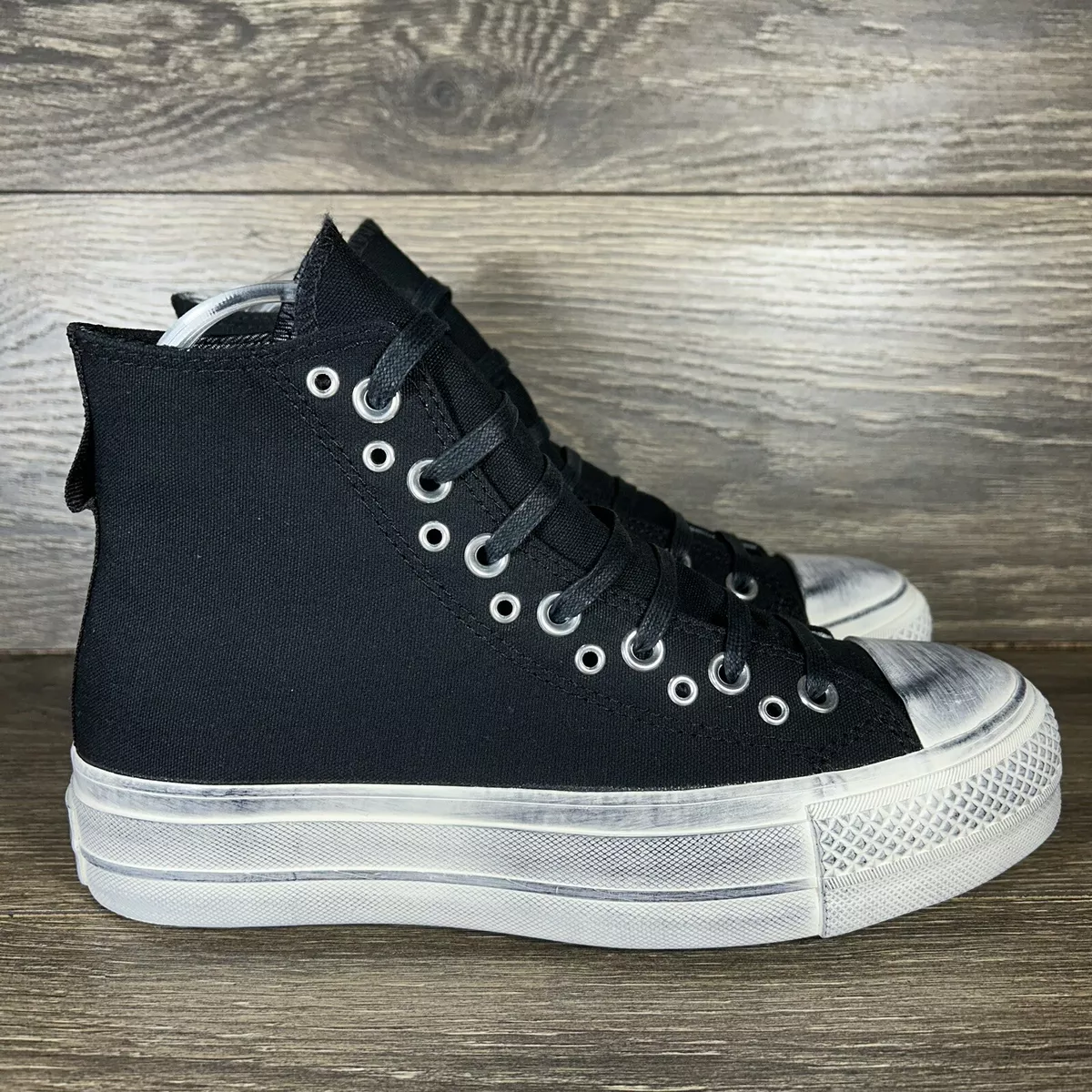 Converse Women s Chuck Taylor All Star Lift Platform Punk Strap