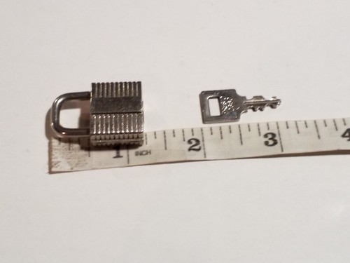 Vintage Presto 2360 Mini Padlock & Cruciform Key For Jewelry Box, Purse, Luggage - Picture 4 of 4