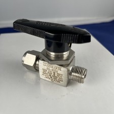 Whitey SS-43S6 Stainless Steel ball valve 3000psi Used