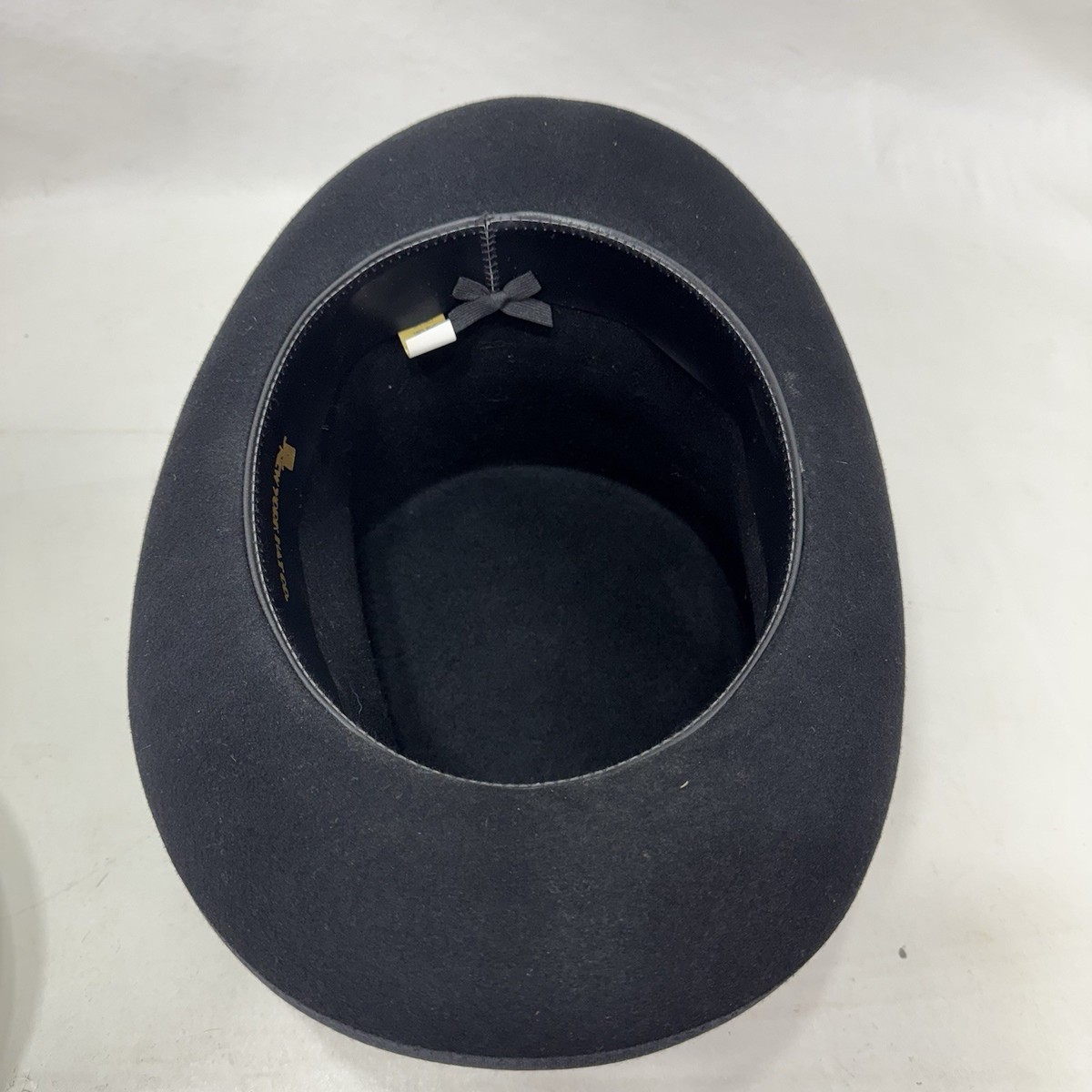 Vintage Black 100% Wool Top Hat New York Hat Co. With Bow  display picture 2