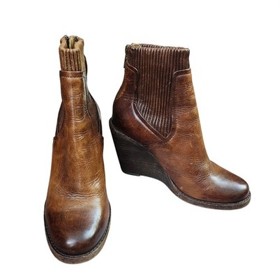 Frye Carrie Scrunch Dark Brown Leather Ribbed Wedge Ankle Boots 6M Back Zip