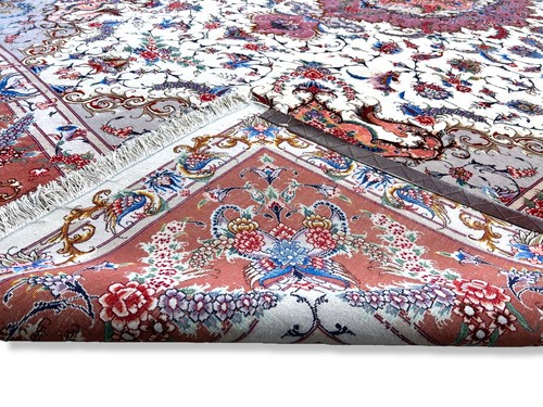 8'1"x11'7'' Very Fine Silk & Wool Tabrize Pornamie Area Rug - Area Carpet - Picture 17 of 24