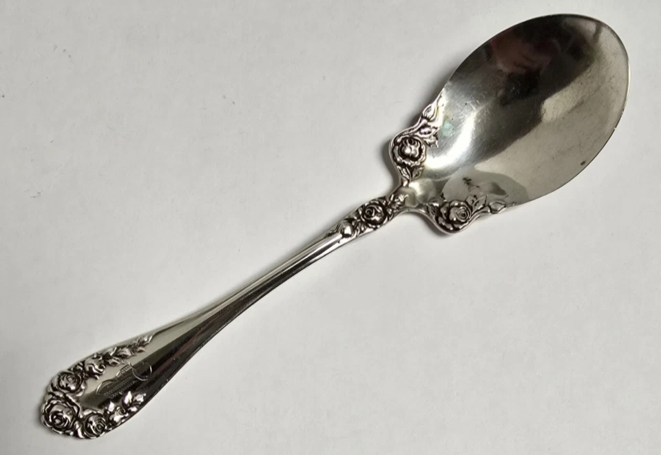 Cuchara de azúcar rosa Art Nouveau 1898 R Wallace & Sons de plata esterlina con monograma Foto 2 de 4