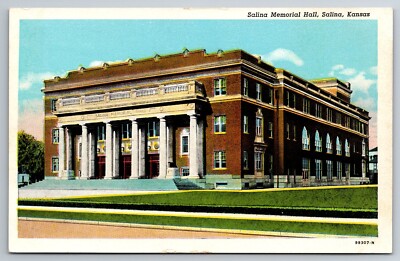 Vintage Postcard KS Salina Memorial Hall Street View