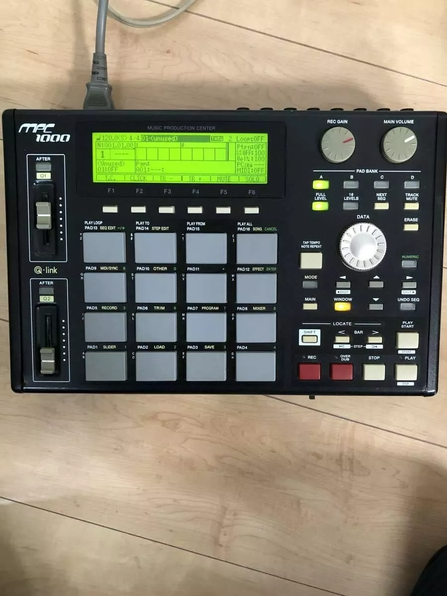 AKAI MPC1000BK JJOS Sampling Machine JAPAN128MB CF Card / Maintenance  Performed