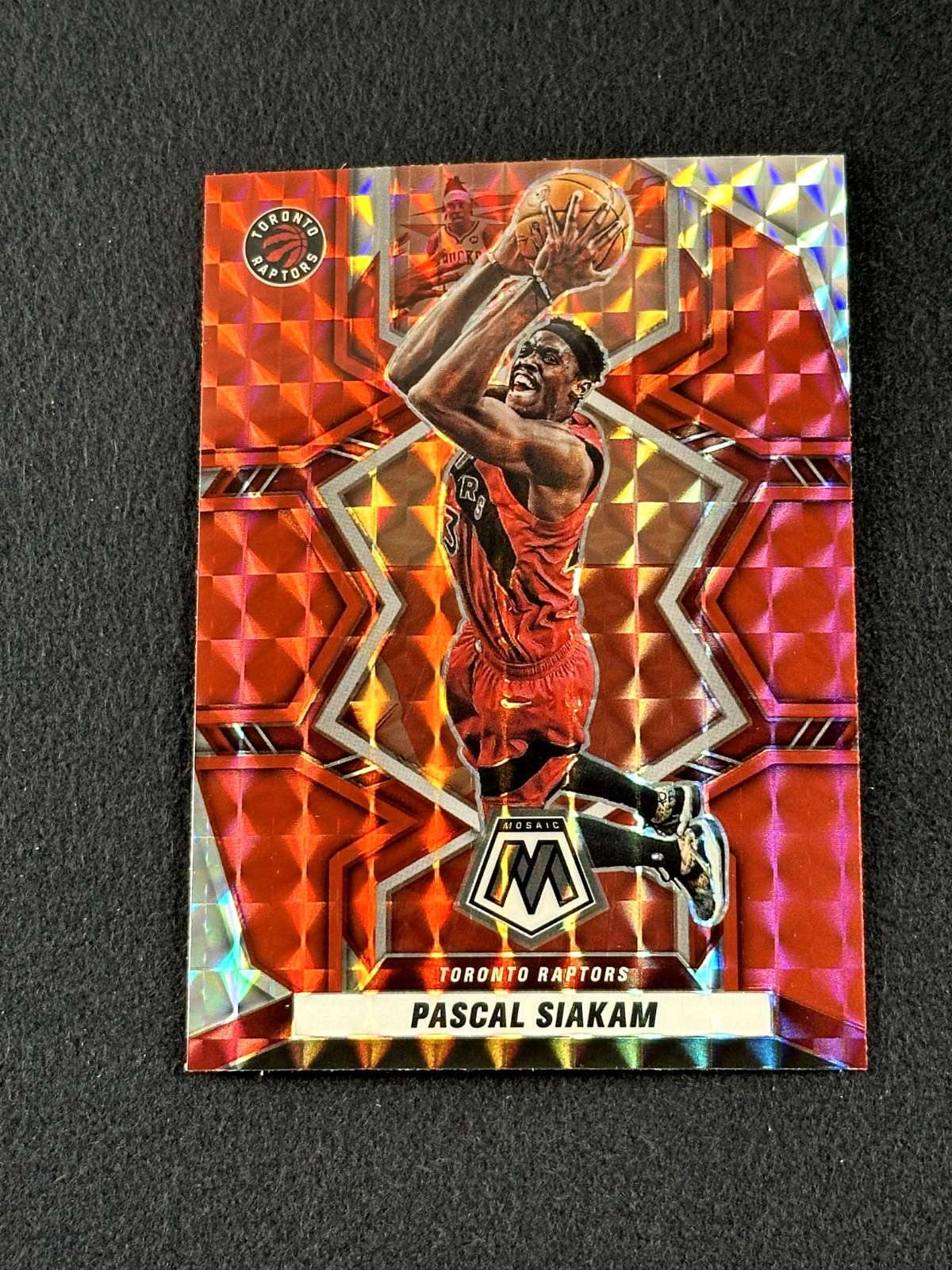 2021-22 Panini Mosaic PASCAL SIAKAM Red Wave Prizm #63 Toronto Raptors